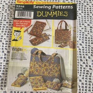 Vintage  Simplicity Sewing Pattern, Make Totes and accessories. Instructions